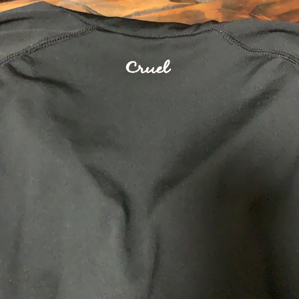 Cruel pull over - Picture 7 of 8